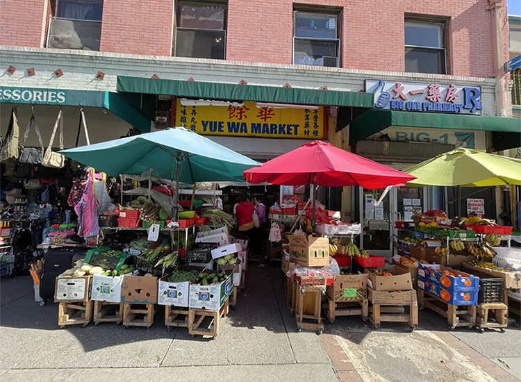 exterior of Yue Wa Market in LA's Chinatown